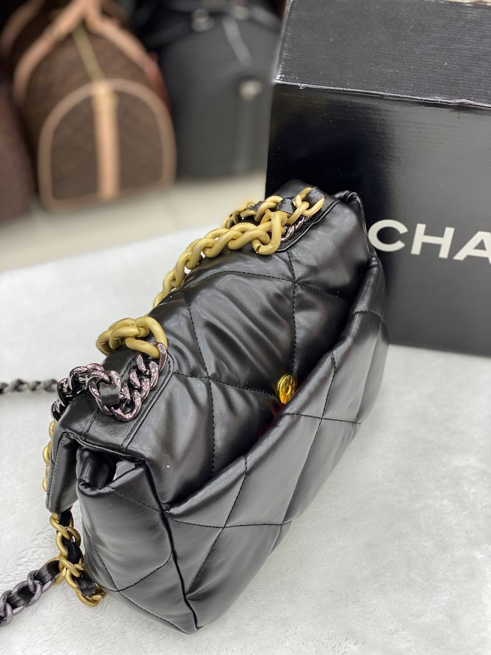 CC - 19 Flap Bag