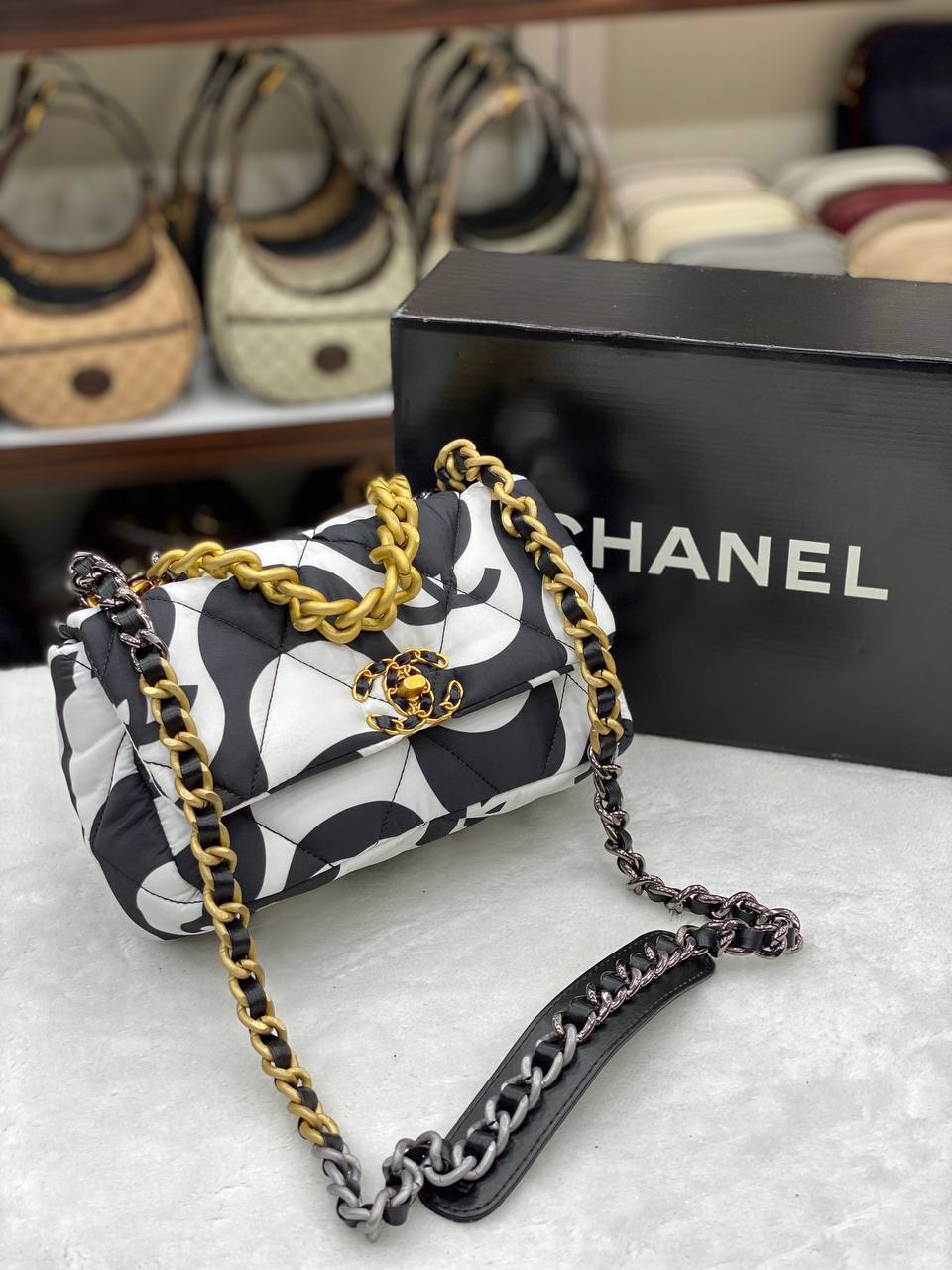 CC - 19 Flap Bag